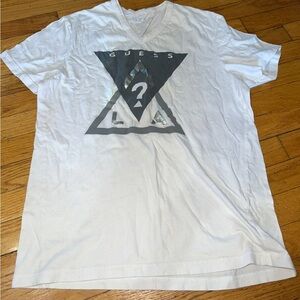 Guess t shirt large